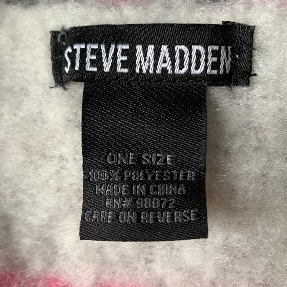 Steve Madden Plaid Blanket Scarf - Picture 5 of 6